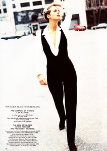 vogue_uk_aug_1989_29.thumb.jpg.ae94a4332f6362a217d53e16561b5d41.jpg