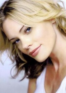 000000008655-helen_tucker-modelprofileMainPicCropped.thumb.jpg.8143528bcef2a1bce10743060350125b.jpg