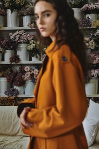 00002-khaite-vogue-resort-2019-pr.thumb.jpg.375af6eba0c0cd0efd23b0a6b456e125.jpg