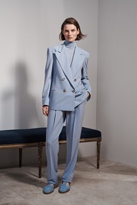 00003-Ralph-Lauren-Vogue-Resort-2019-pr.thumb.jpg.b8da198a0719cccfd721dc2b0d0b74bd.jpg