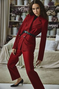 00006-khaite-vogue-resort-2019-pr.thumb.jpg.b168a8ca07f4f09bbd7685d2b1bf3db1.jpg