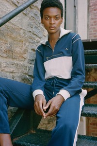 00007-alexachung-vogue-resort-2019-pr.thumb.jpg.7eea761052f9ee014ea9cbfff5349fb8.jpg