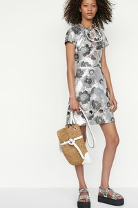 00009-Michael-Kors-Vogue-Resort-2019-pr.thumb.jpg.6477d0f679a5b1dffc054e4ccc28e5b4.jpg