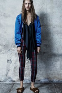 00011-t-by-alexander-wang-vogue-pre-fall-2019-pr.thumb.jpg.da972153296026dadfdcfea3b6231b9e.jpg