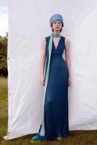 00013-missoni-vogue-resort-2019-pr.thumb.jpg.cec694790dcd48745eac98103c6a659d.jpg