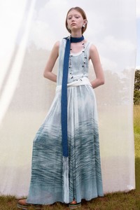 00014-missoni-vogue-resort-2019-pr.thumb.jpg.691a4fa5d03f6ef85b548e86f24f1953.jpg