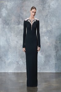 00016-pamella-roland-vogue-resort-2019-pr.thumb.jpg.7a43691f5c7cb632cfcc1e318dd3d59b.jpg