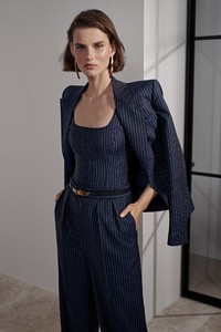 00018-Ralph-Lauren-Vogue-Resort-2019-pr.thumb.jpg.64a66f98cce7c01bc4f4069b0da225e8.jpg