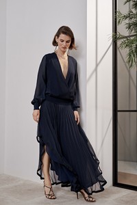 00023-Ralph-Lauren-Vogue-Resort-2019-pr.thumb.jpg.883002f9fe220c6f27fc7ef92fb9b5ff.jpg