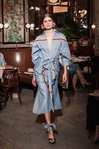 00023-johanna-ortiz-vogue-resort-2019-Eric-Correia.thumb.jpg.1dfccaab0571ed2d0912771be9e1c7c6.jpg