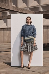 00024-bottega-veneta-vogue-pre-fall-2018-pr.thumb.jpg.5e7c5ad15590faca54c0ea602b6745a1.jpg