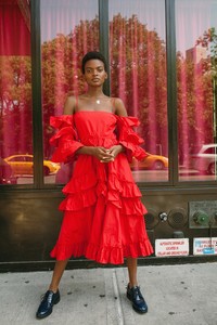 00026-alexachung-vogue-resort-2019-pr.thumb.jpg.b4b5872e08c5e25c987e8f9c778e9fb4.jpg