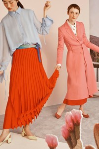 00031-carolina-herrera-vogue-resort-2019-pr.thumb.jpg.a28e27b27c6662aa8e69324a011191d6.jpg