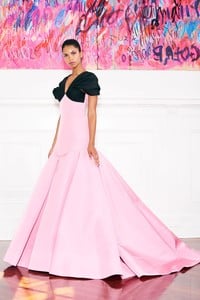 00032-christian-siriano-vogue-resort-2019-pr.jpg