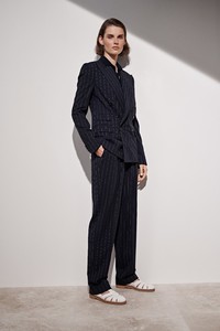 00034-Ralph-Lauren-Vogue-Resort-2019-pr.thumb.jpg.443224c5ed9ac0044b8e5e6ab956a4db.jpg