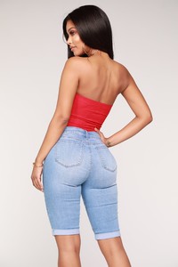 05-09-18_Studio_3Q176_Red1659.JPG
