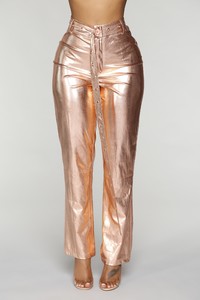 05-29-18_Studio_3_HDP9620_RoseGold1344_CC.JPG