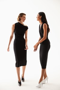 05-Narciso-Rodriguez-SS18.thumb.jpg.0774dcbbae3651a686b5cc5c44936f61.jpg