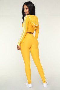06-05-18_Studio_2DTP4053A_Mustard0600.JPG