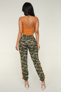 06-07-18_Studio_2_1036_Olive_760.JPG