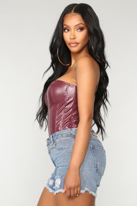 06-12-18_Studio1_500092_Burgundy_1402.JPG