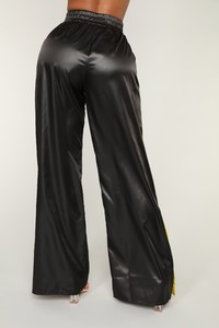 06-13-18_Studio2__PGI1280_Black_965.jpg