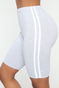 06-25-18_Studio_2_KP30033T_Grey_2575_AJ.thumb.jpg.71cb7a2a17bed25f6a38a94a3763a224.jpg