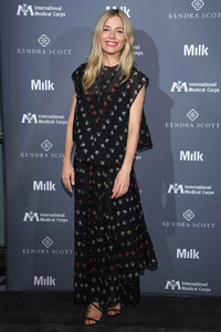 Sienna+Miller+Sienna+Miller+Milk+Studios+Host+mcLSG4oDwE2x.jpg