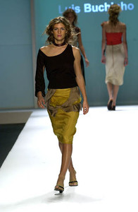 11211012_LuisBuchinhoSS2001PFW10.thumb.jpg.66e8af68af7c671df8578b81272ad373.jpg
