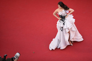 Aishwarya+Rai+Youth+Premiere+68th+Annual+Cannes+hxoIE0uEPz2x.jpg