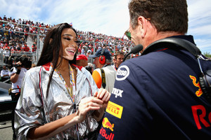 1261172635_WinnieHarlowCanadianF1GrandPrixwwe6m_8OSIFx.thumb.jpg.af8dce33ce553b9353c969c6dd6ab244.jpg