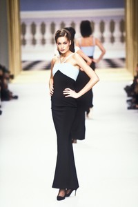 1271392373_HerveLeger1995WomenRTW65.thumb.jpg.4af7f5337141b85af5f5b3f5e29b8e73.jpg