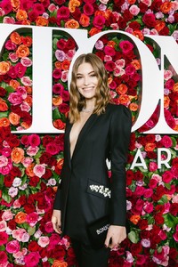 13-tonys-arrivals-2018-ct.thumb.jpg.3347e627f731653e1fe2fb65549fcbd5.jpg