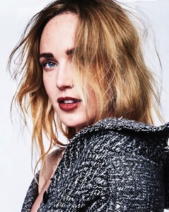 1321975705_CaityLotz52.thumb.jpg.459c1d9e3535f8d69dfc2f10cb9a0d06.jpg