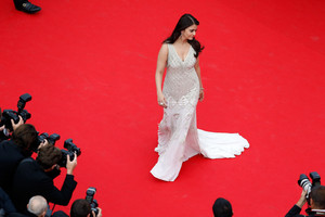 Aishwarya+Rai+Search+Premieres+Cannes+nZbwVjQU1NCx.jpg