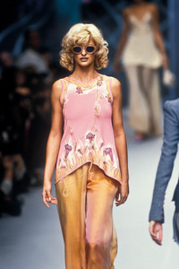 1360082792_Chloe1995WomenRTW111.thumb.jpg.537f4bfc8ff959416c3388dcd3de45cd.jpg