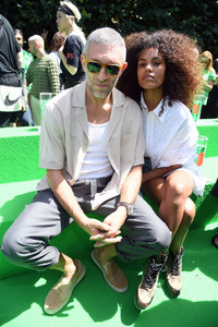 Tina+Kunakey+Louis+Vuitton+Front+Row+Paris+aTsOEzdsxPSx.jpg