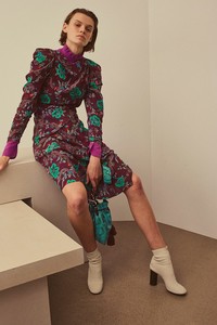 14-Isabel-Marant-Pre-Fall-2018.thumb.jpg.c2b9438e252877cfbb9aae869fccbd1e.jpg