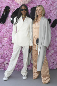 Naomi+Campbell+Dior+Homme+Outside+Arrivals+Pf0axqqeQtlx.jpg