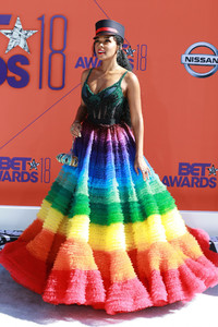 Janelle+Monae+2018+BET+Awards+Arrivals+RyIa17eiIz_x.jpg