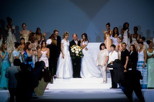 1511915095_Escada1997WomenRTW88.thumb.jpg.5dc0f5f713c7ef865087b9e217c0ba3f.jpg