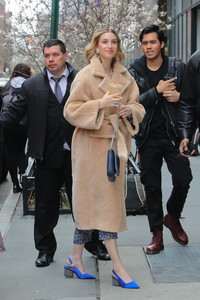 1533512634_WhitneyPortWhitneyPortRunsErrandsNewpwzrd4uJh3Ax.thumb.jpg.30633fc5f88257479e6b536558792797.jpg
