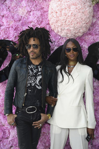 Naomi+Campbell+Dior+Homme+Outside+Arrivals+56m6anjBEOex.jpg