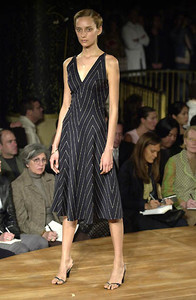 1694534888_MiguelAdroverSS2001PFW4.thumb.jpg.caf538846398391b8da90b9165508373.jpg