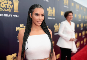 Kim+Kardashian+2018+MTV+Movie+TV+Awards+Red+HFVwE-l2ozPx.jpg