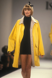 1778481336_IsaacMizrahi1994WomenRTW46.thumb.jpg.d88705d2068249a586ef951fc787c555.jpg