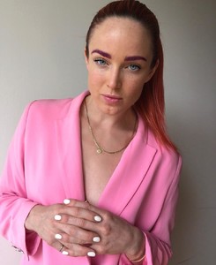 1821444475_CaityLotz5.thumb.jpg.3d3050fa648fe04d510faac4d805bfa3.jpg