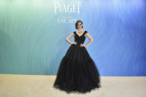 Coco+Rocha+Piaget+Sunlight+Escape+Paris+2018+dkCtI7OcxD8x.jpg
