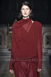 1897372358_SharonWauchobSS2019LFWM3.thumb.jpg.464bab44bca0b2e737e73224e8b4268a.jpg