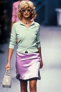 197260877_Chloe1995WomenRTW9.thumb.jpg.743a1713786f4c60401fd6c593f53736.jpg